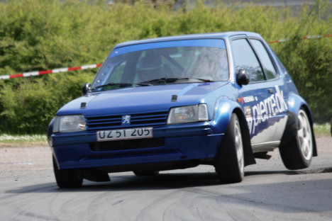 Nicolai Jensen og Frank Rasmusen i Peugeot 205 Maxi.
(Foto: Motorsporten.dk)